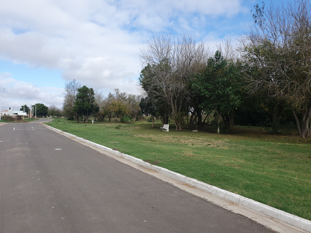 Se vende terreno en Altos del Este!!!
