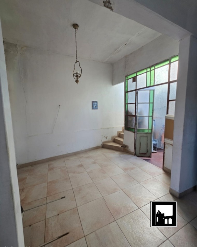 Se vende casa a Refaccionar!!!