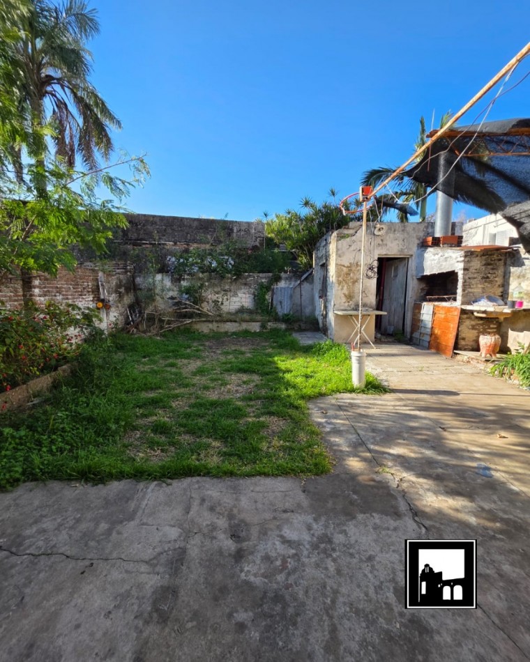 Se vende casa a Refaccionar!!!