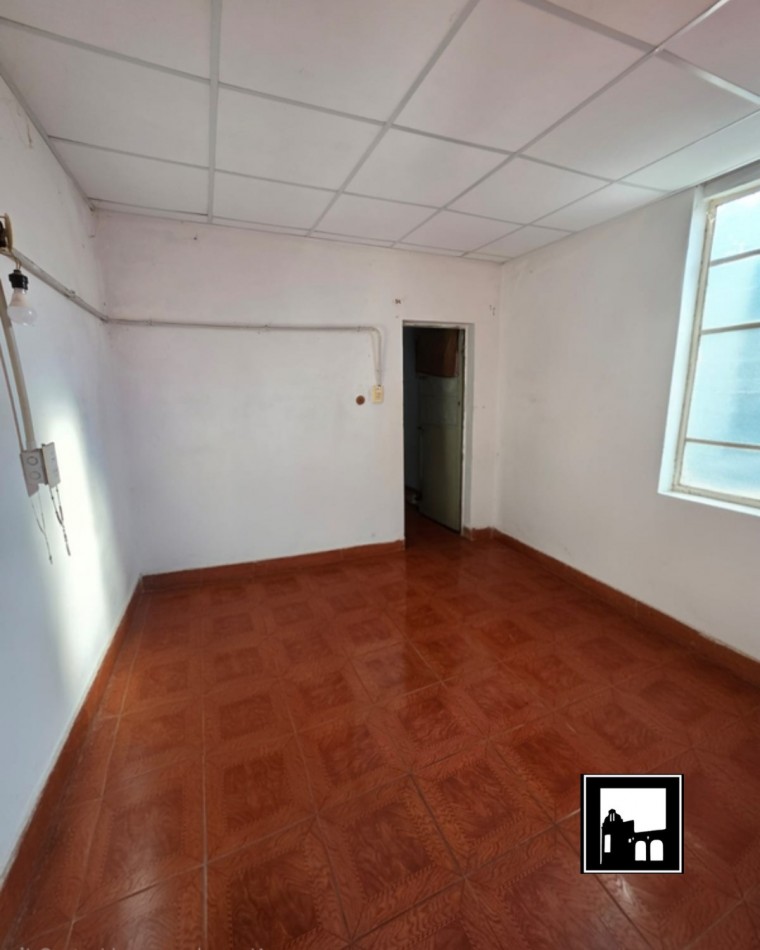Se vende casa a Refaccionar!!!