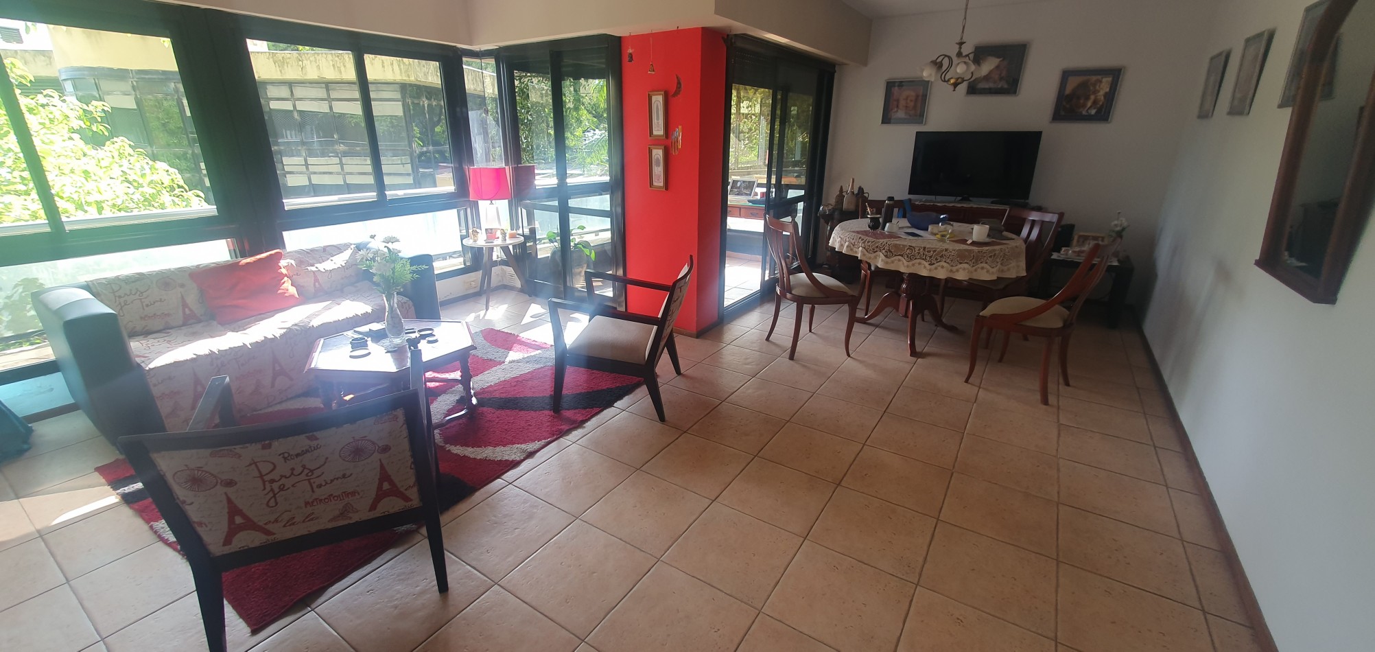 Se vende departamento a una media cuadra de casa de gobierno.