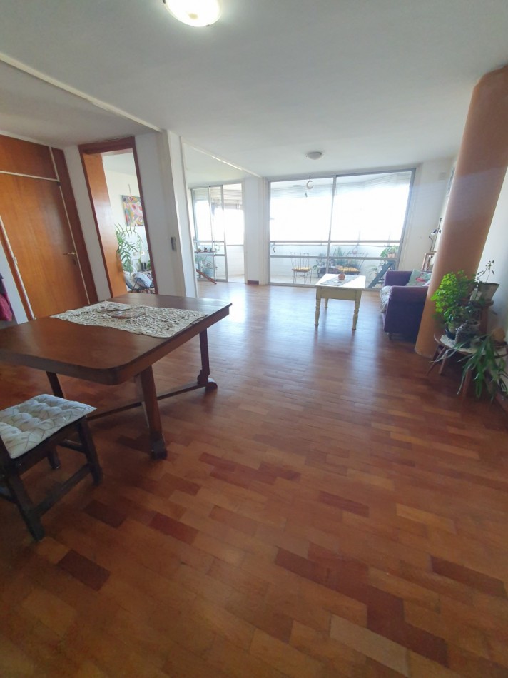 Se vende semi piso con vista al rio!!!