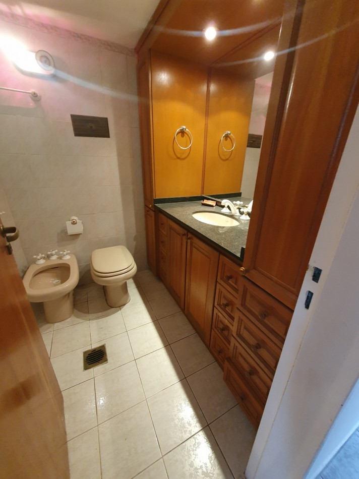 Se vende semi piso con vista al rio!!!