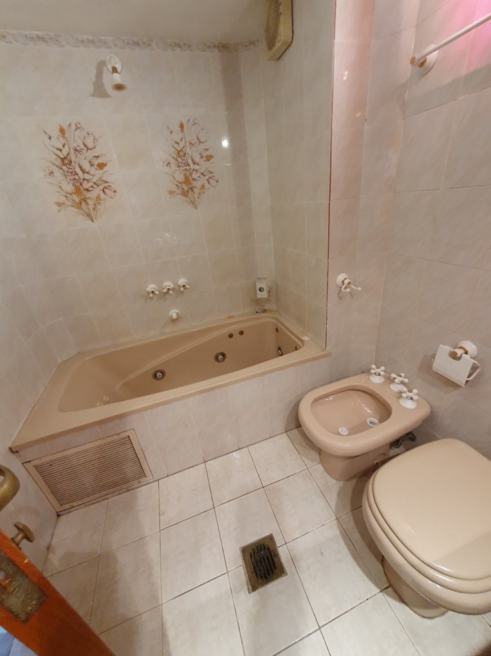 Se vende semi piso con vista al rio!!!