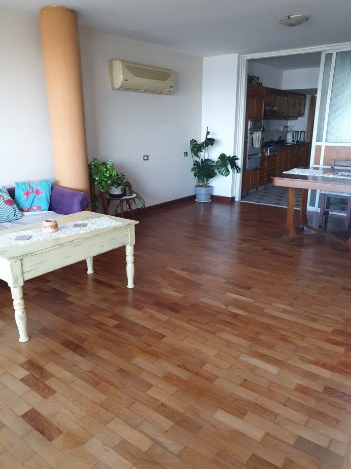 Se vende semi piso con vista al rio!!!