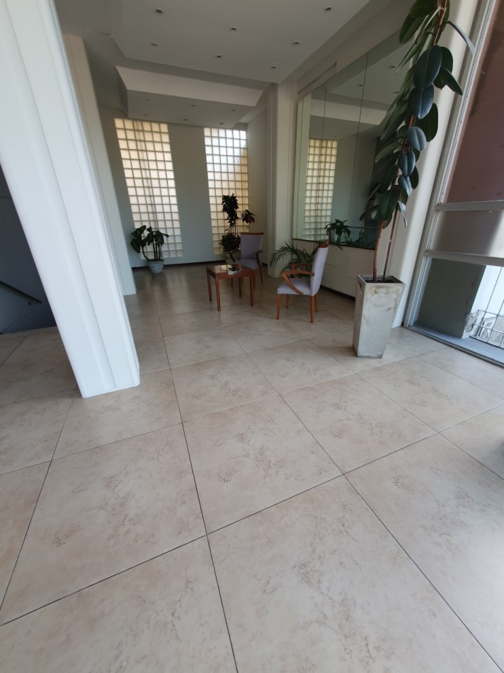 Se vende semi piso con vista al rio!!!