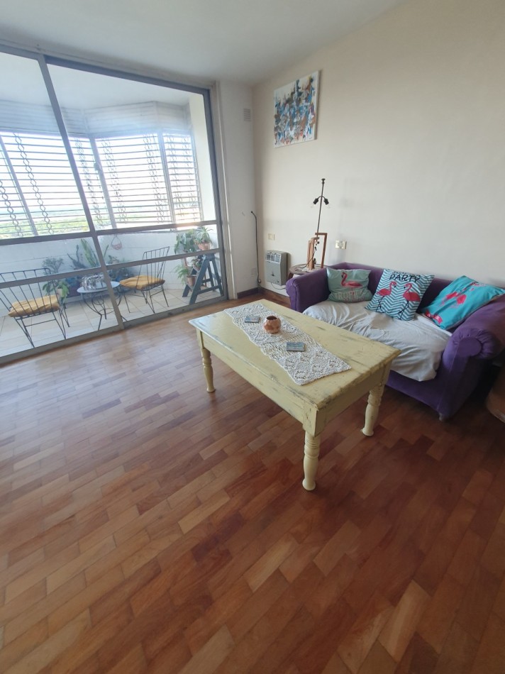 Se vende semi piso con vista al rio!!!