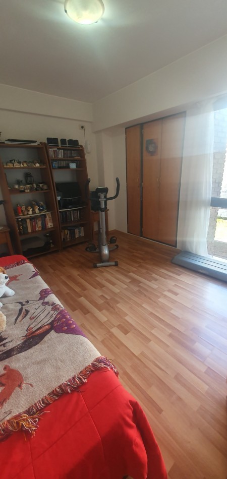 Se vende departamento a una media cuadra de casa de gobierno.