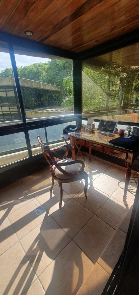 Se vende departamento a una media cuadra de casa de gobierno.