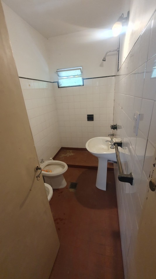 Se vende departamento a refaccionar