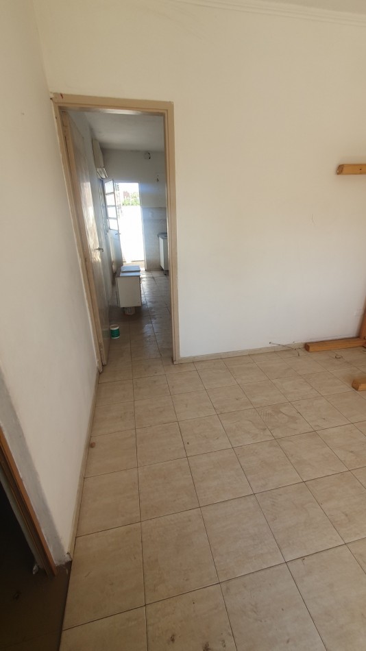 Se vende departamento a refaccionar