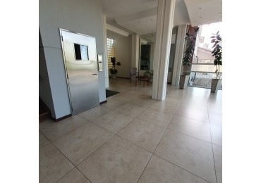 Se vende semi piso con vista al rio!!!